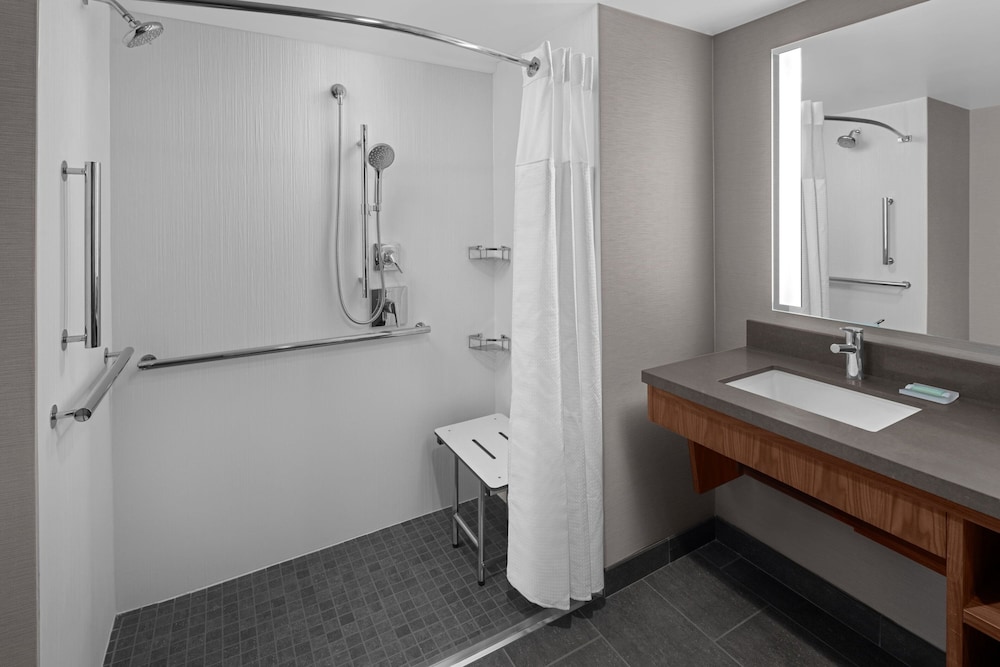 Courtyard by Marriott Pittsburgh University Center - photo 21