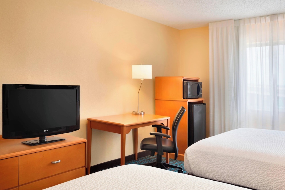 Fairfield Inn & Suites Fort Worth University Drive - photo 10