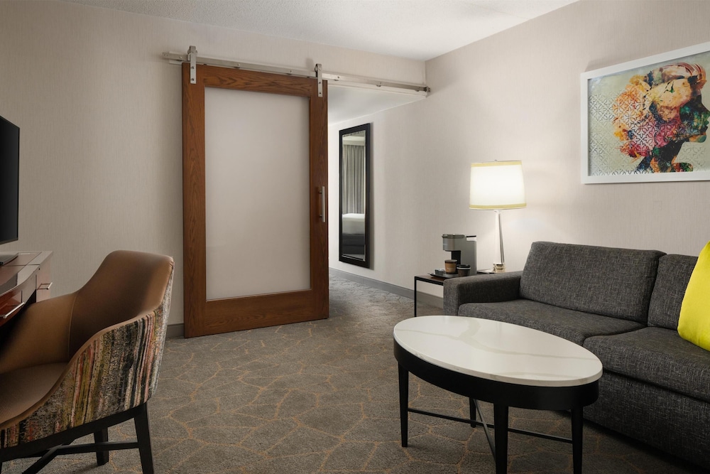DoubleTree by Hilton Fairfield Hotel & Suites - photo 32