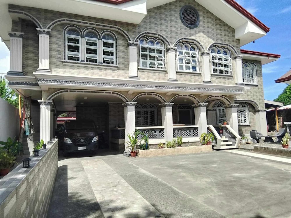 Topaz Bed and Breakfast Hotel in San Jose, Philippines