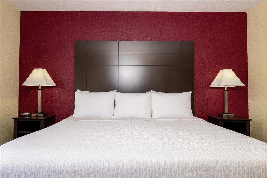 Baymont Inn & Suites by Wyndham Mukwonago - photo 26