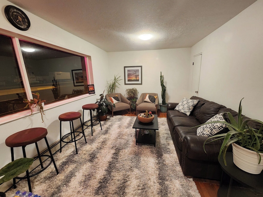 Southwest Motel - photo 4