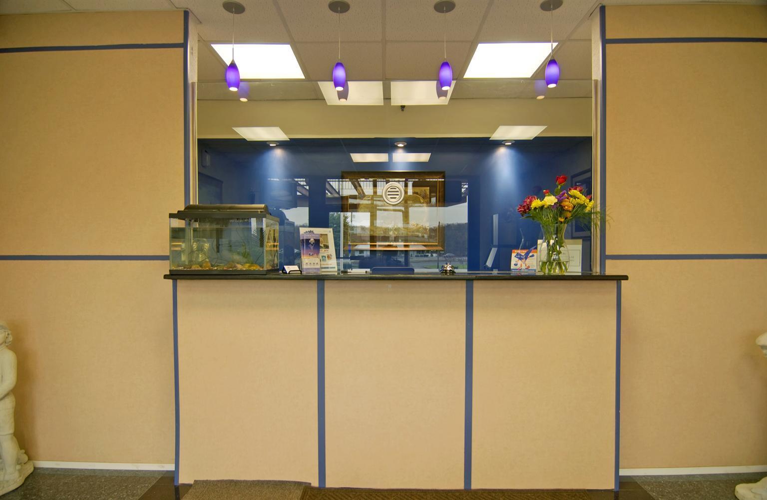 Americas Best Value Inn Wethersfield Hartford - photo 10
