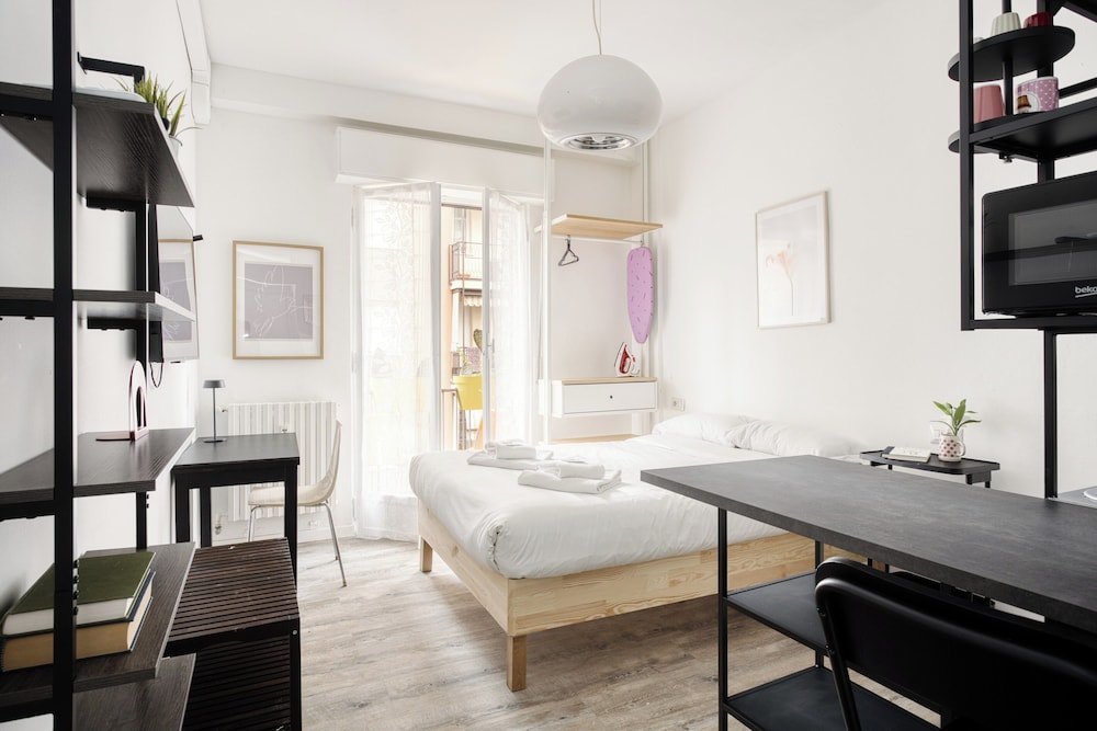 JOIVY Elegant Double Studios near Subway Station — 4-Star Luxury Hotel in Milan, Italy