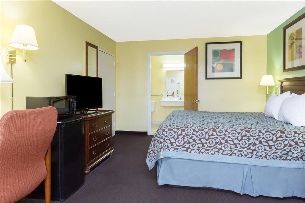 Days Inn by Wyndham Lamont Monticello - photo 7