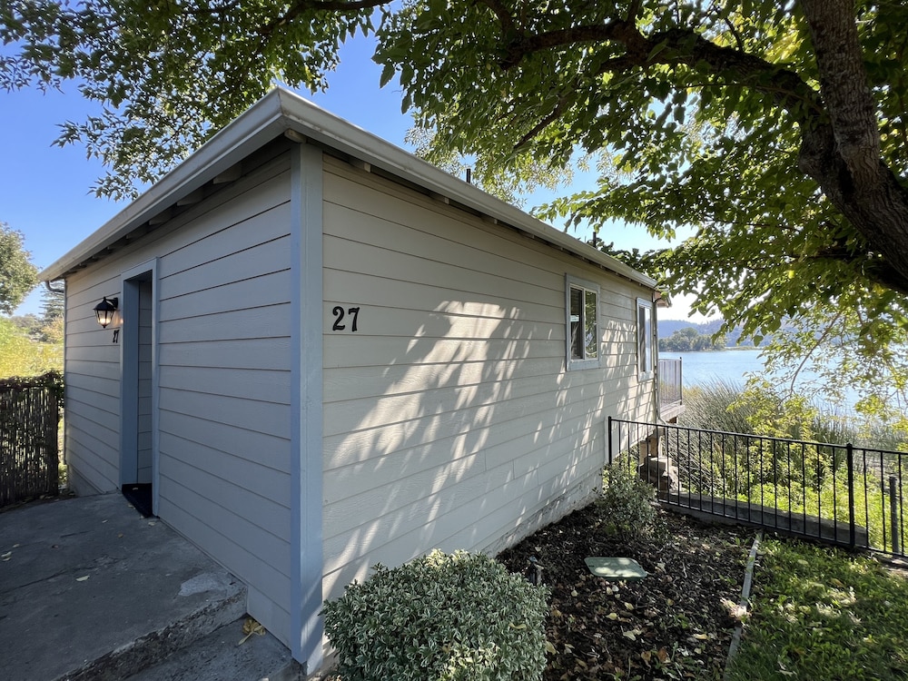 Clear Lake Cottages & Marina - photo 24
