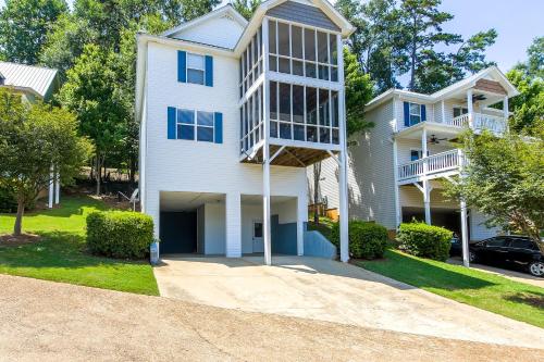 House # 29 Castaway — 4-Star Luxury Hotel in Centre, United States