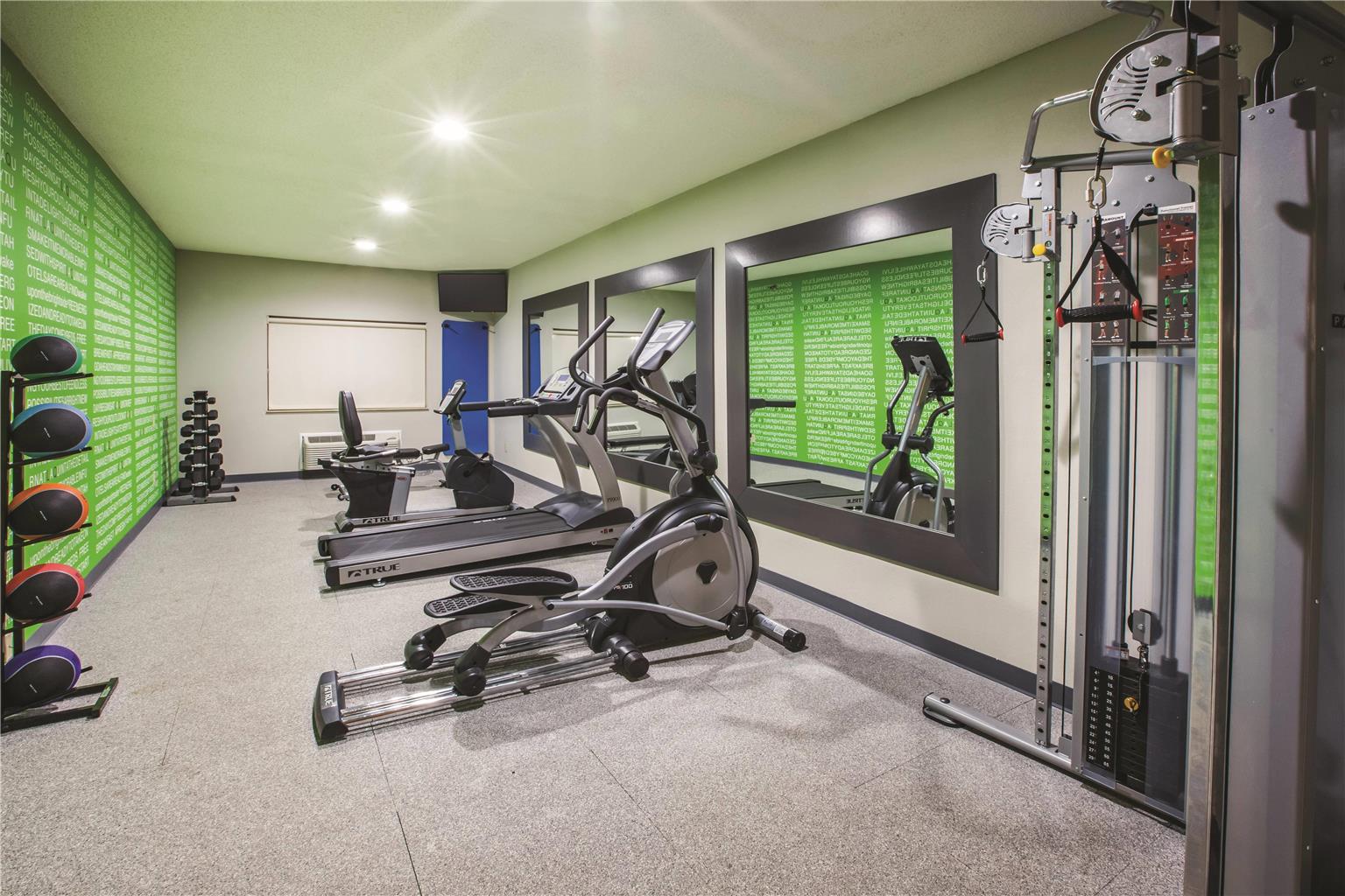 La Quinta Inn by Wyndham Indianapolis North at Pyramids - photo 8