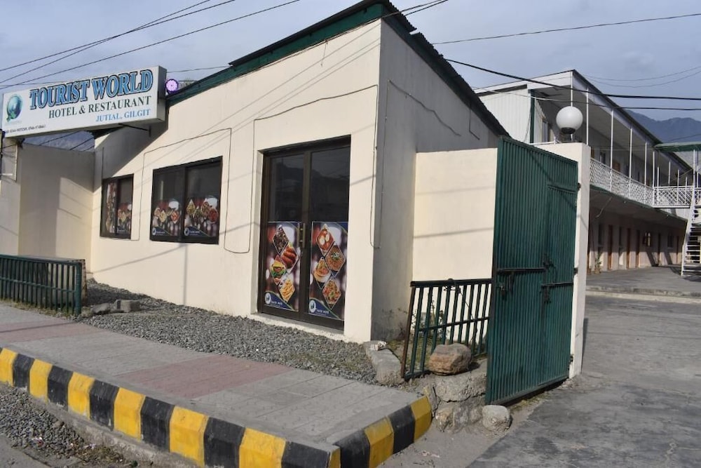 Tourist World Hotel Gilgit - carbon neutral hotel in Gilgit