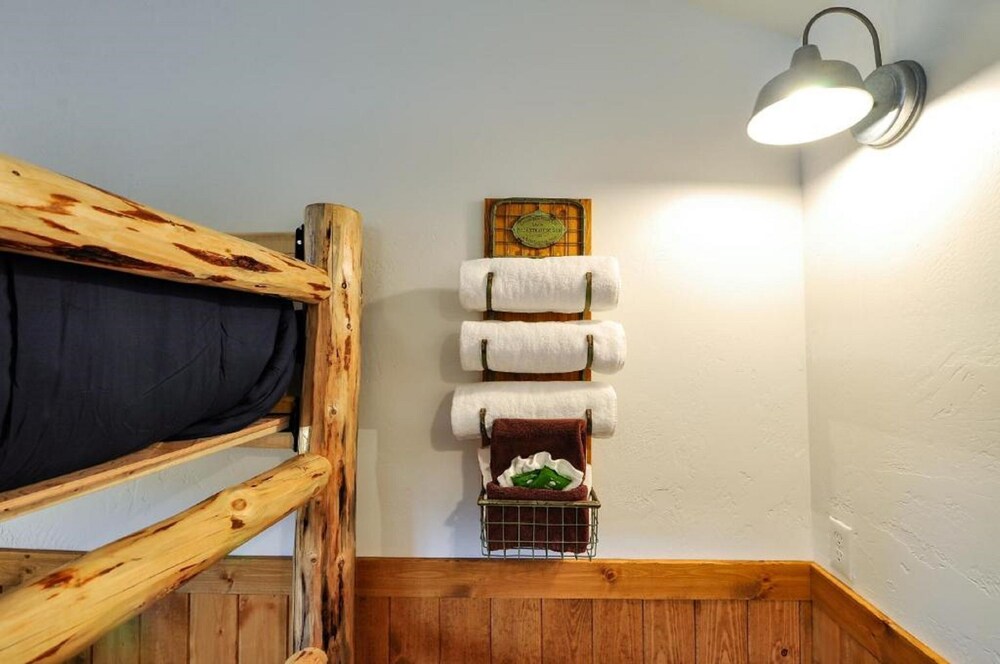 Glacier Homestead - photo 6