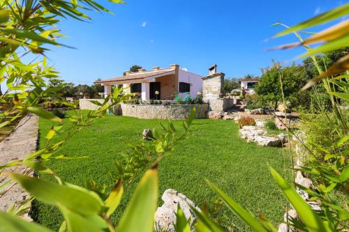 Charming House in Salve with Sea View — 4-Star Luxury Hotel in Salve, Italy