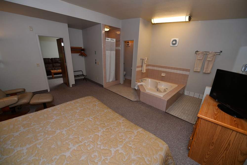 Costa Mesa Inn - photo 22