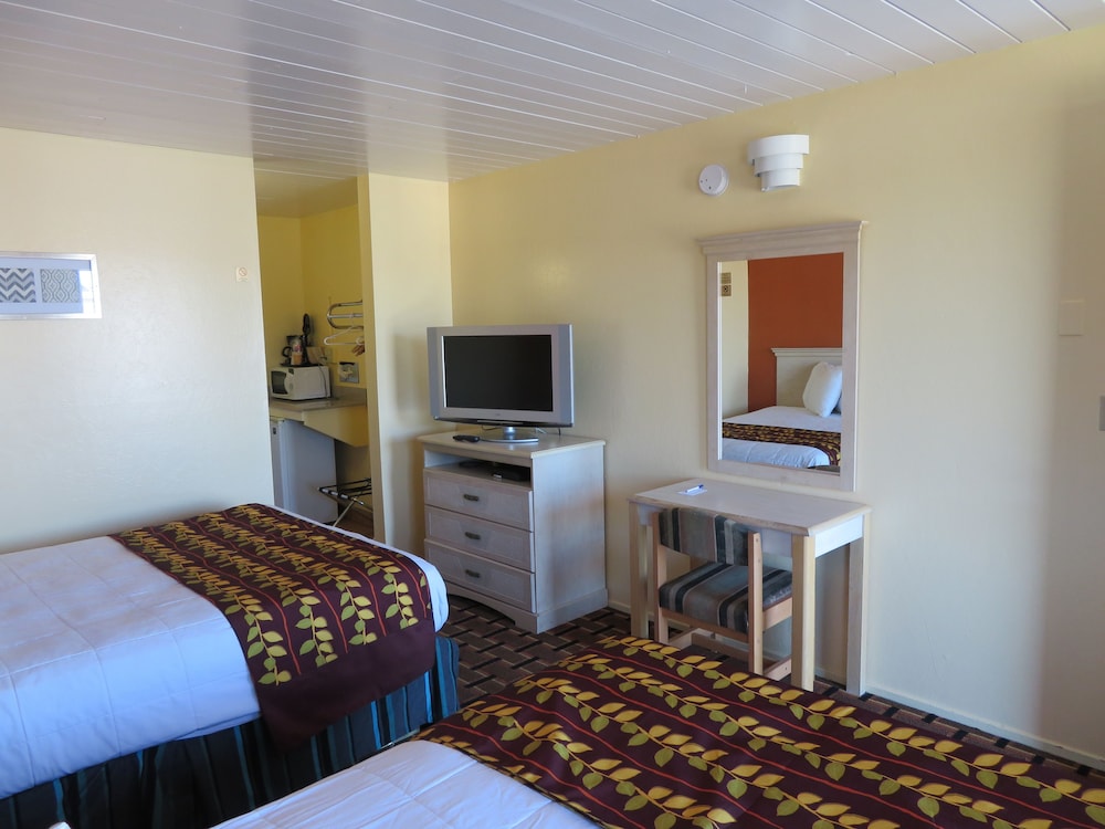 Royal Crest Motel - photo 8