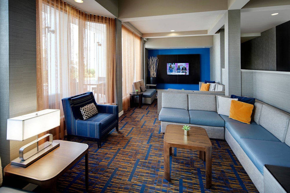 Courtyard by Marriott Addison Midway - photo 3