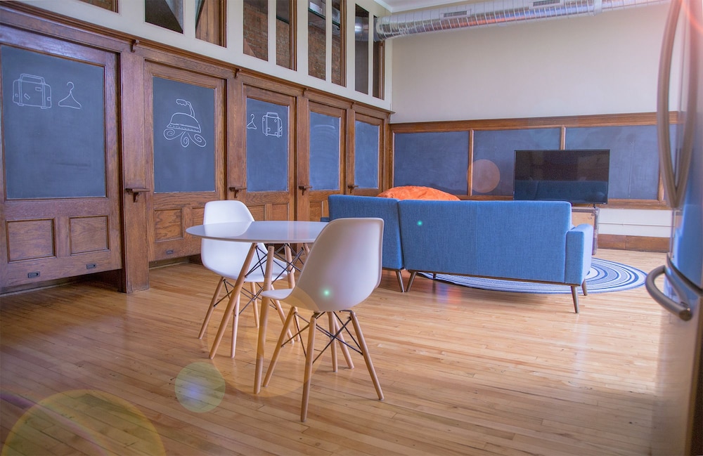 School 31 Lofts at Colors Studios - photo 66