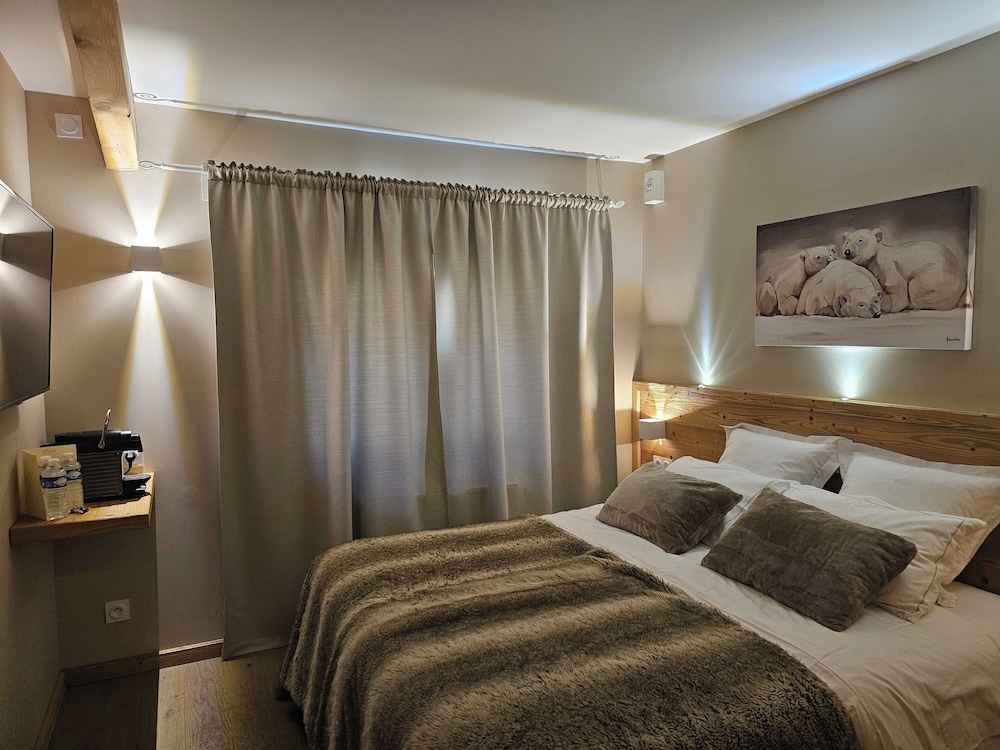 Hotel Les Flocons - carbon neutral hotel in Les Deux Alpes