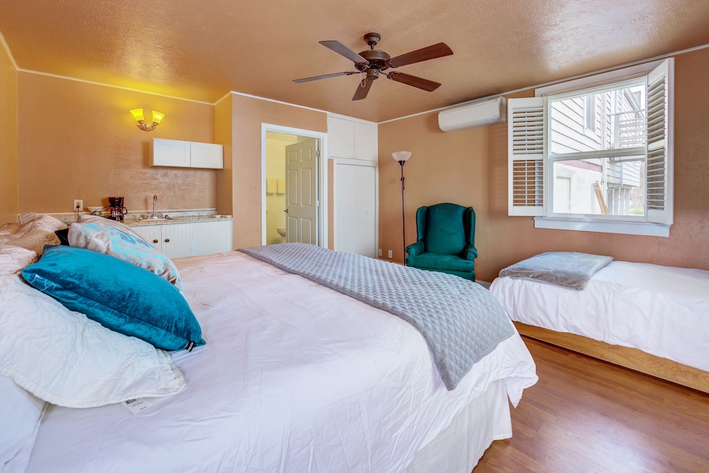 Carlisle Garden Suites - photo 6