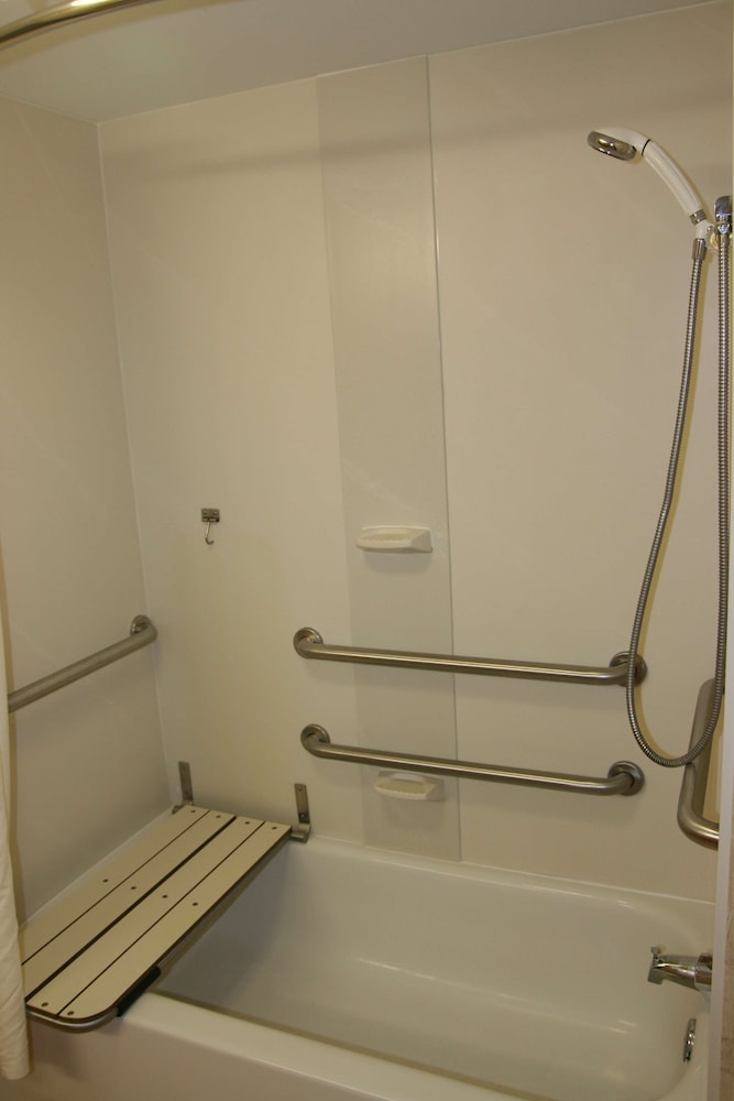 Hampton Inn Guntersville - photo 15