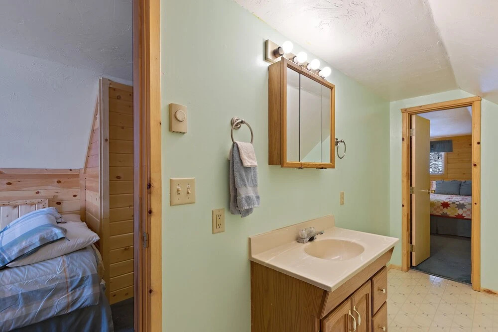 Restoration Pines — hotel in Island Park