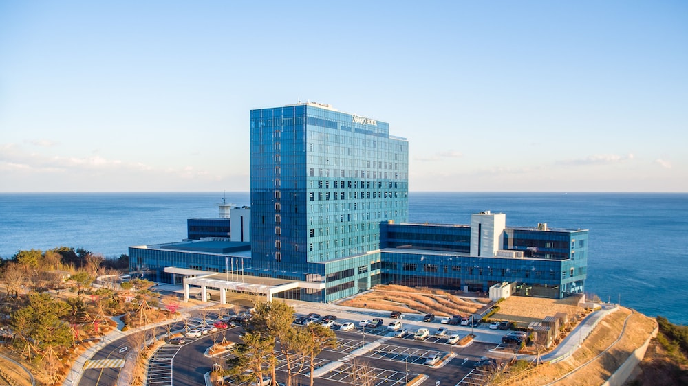 Hotel Tops 10 — 4-Star Luxury Hotel in Gangneung, South Korea