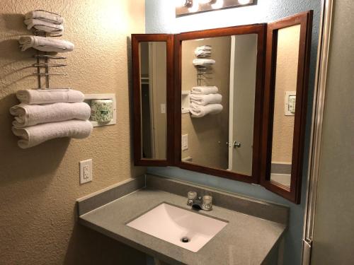 Quest Inn Motel - photo 11