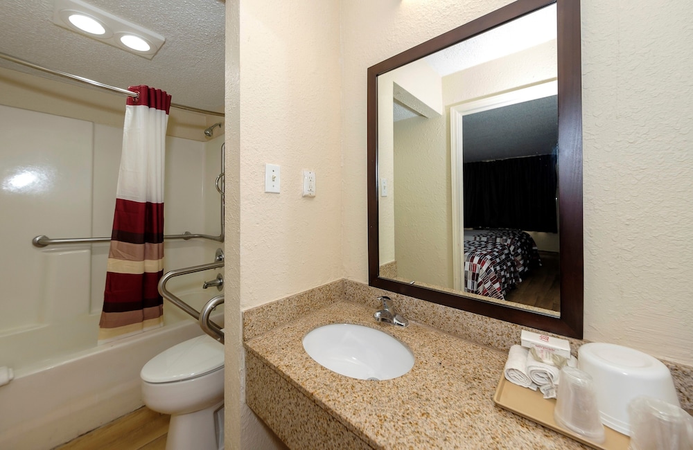 Red Roof Inn New Orleans Westbank - photo 25