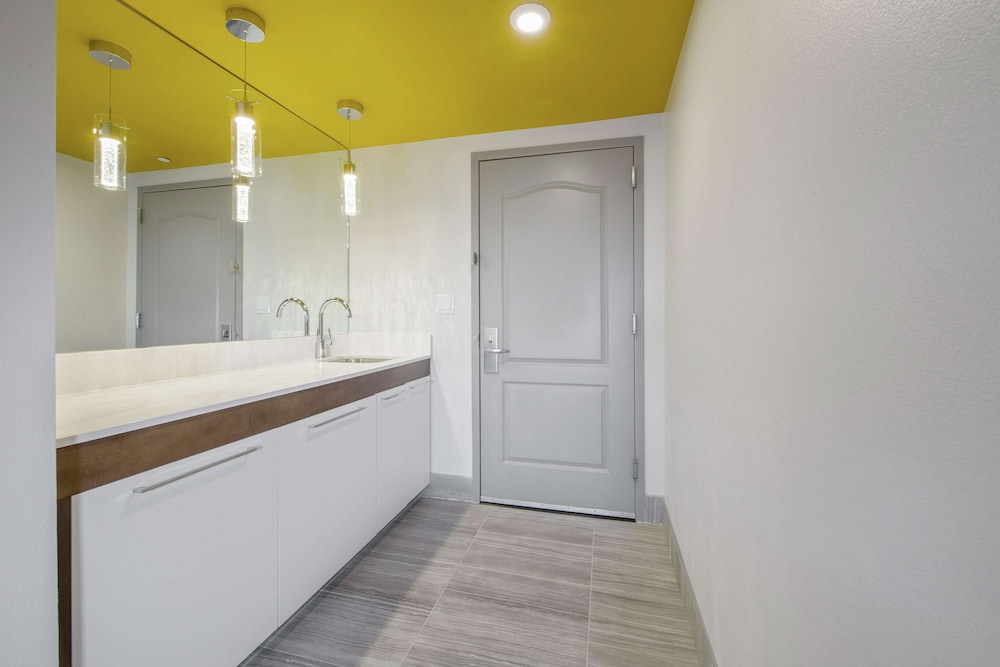 Hampton Inn & Suites Raleigh Durham Airport Brier Creek - photo 13