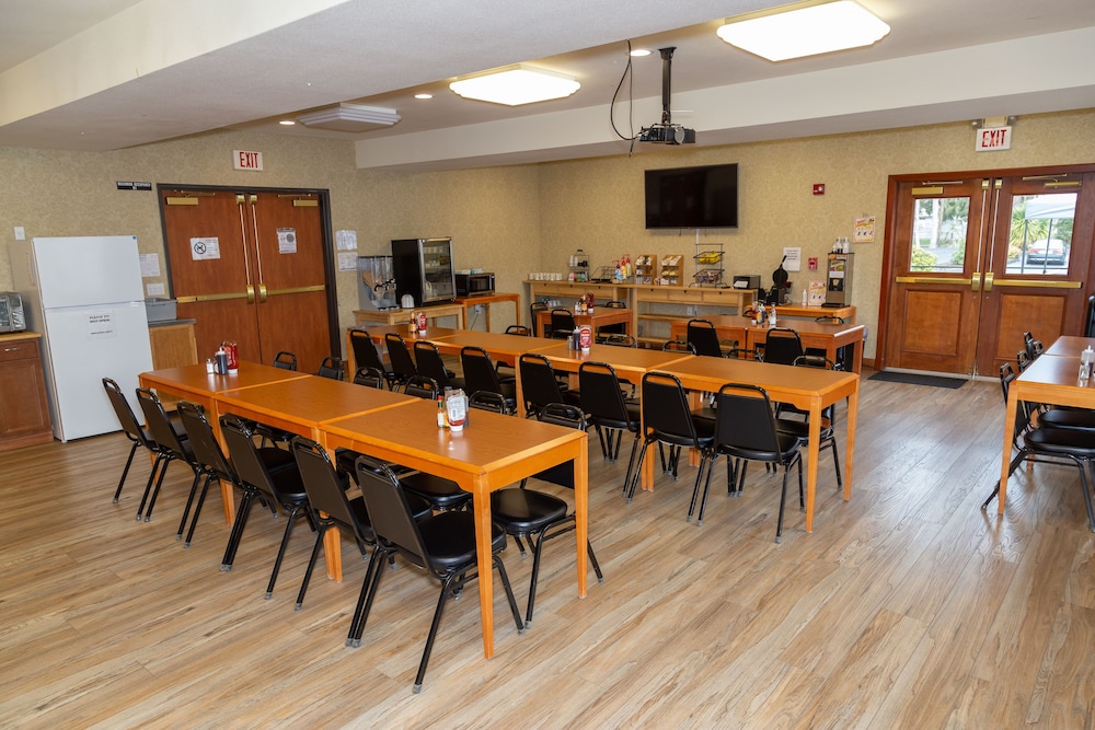Clatskanie River Inn - photo 18