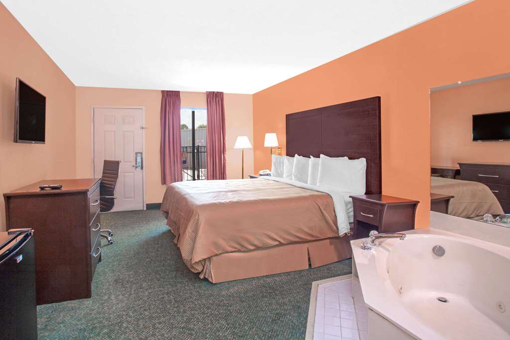 Days Inn by Wyndham Moulton - photo 10