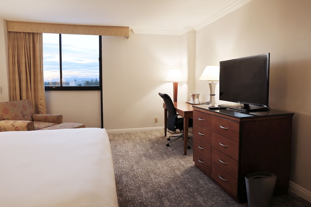 Ontario Airport Hotel & Conference Center - photo 16