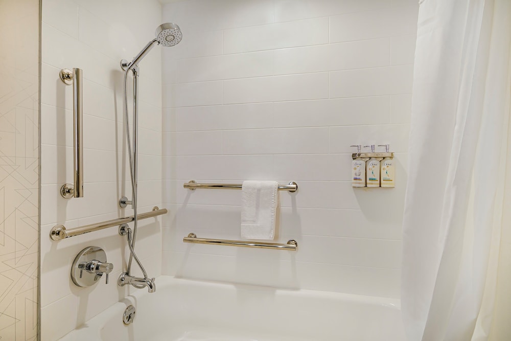 Holiday Inn Express Hotel & Suites Buffalo Airport by IHG - photo 20