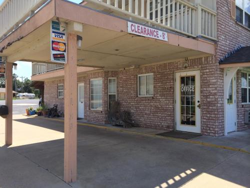 Lake Shore Motel - photo 21