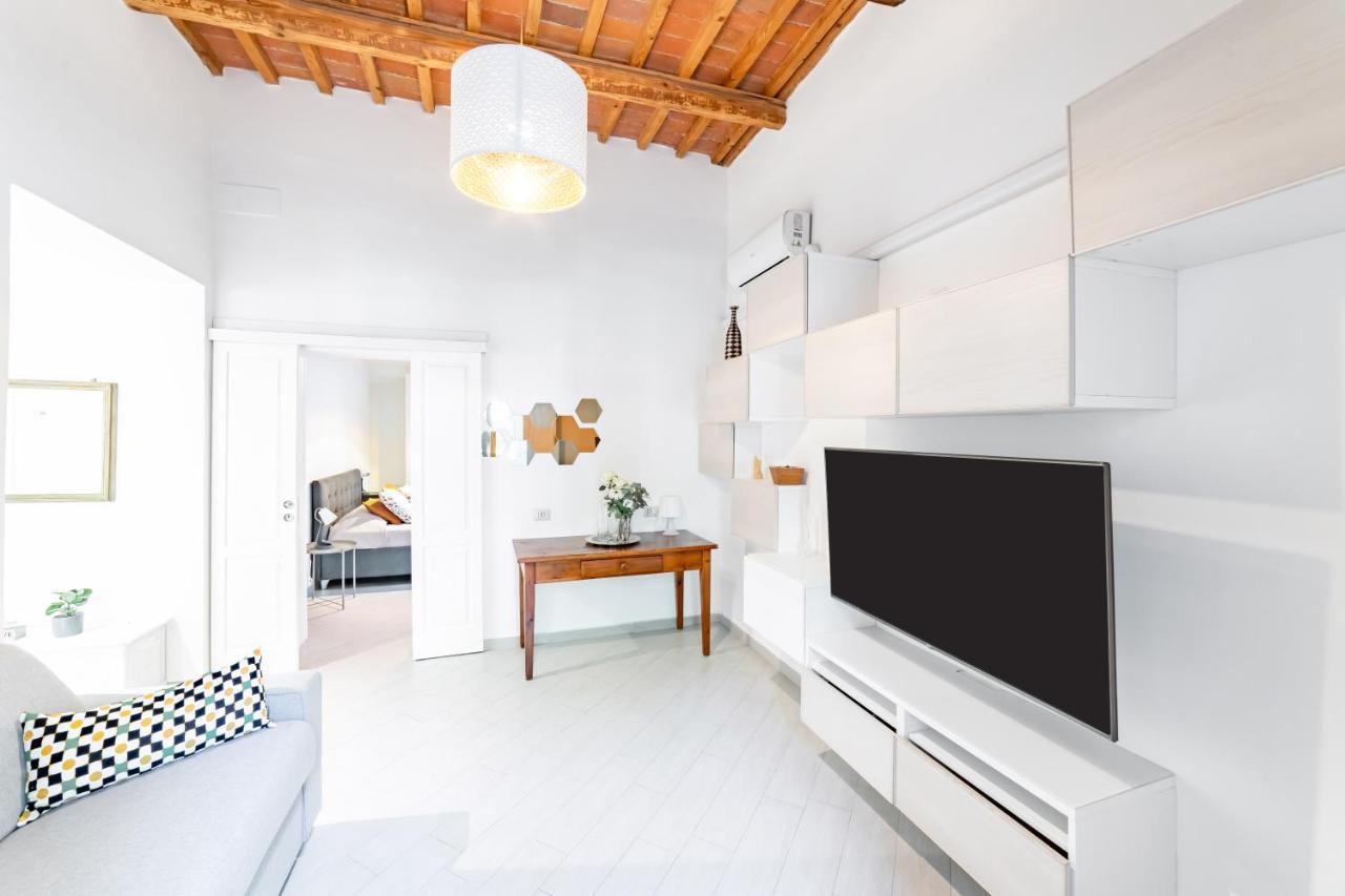 Hostly Garden House San Lorenzo Few Steps To Tower in Pisa, Italy