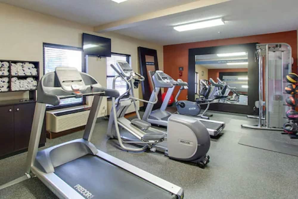 Hampton Inn Salina - photo 28