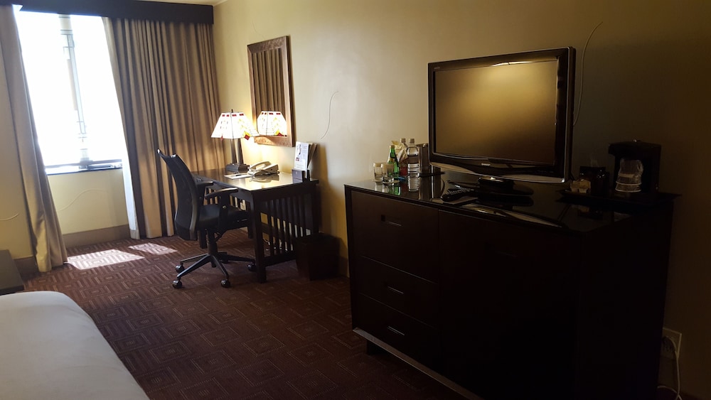 DoubleTree by Hilton Phoenix Tempe - photo 17