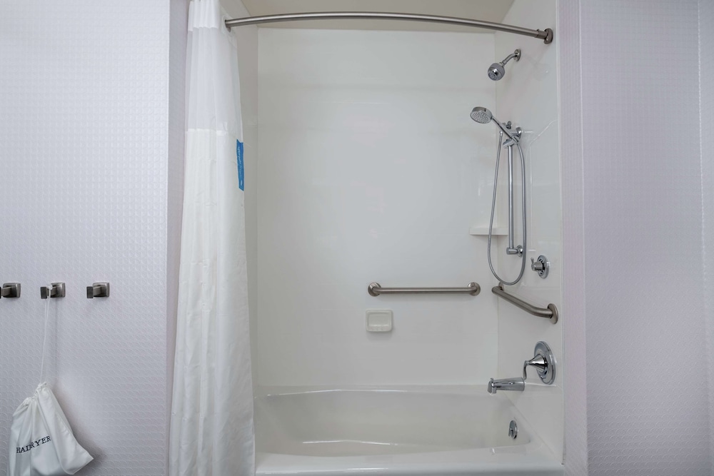 Hampton Inn Weston - photo 20