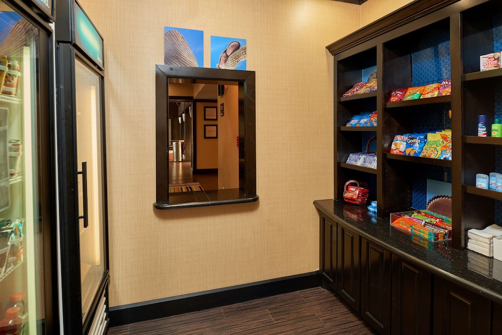 Hampton Inn & Suites Longview North - photo 36