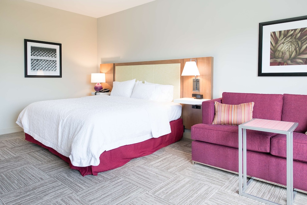 Hampton Inn & Suites Fayetteville - photo 25