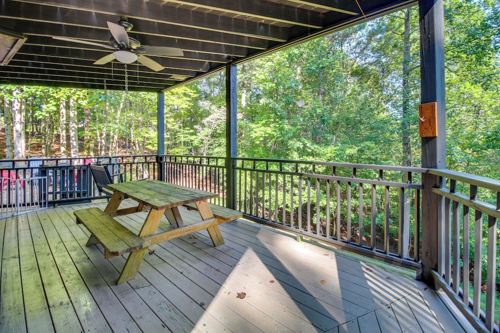 Spacious Ellijay Resort Home w Hot Tub - photo 17