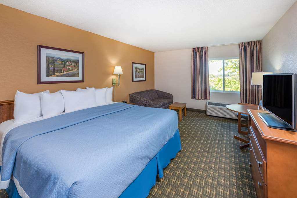 Days Inn by Wyndham Kirksville - photo 8