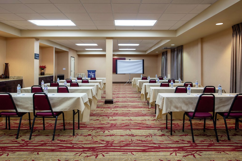 Hampton Inn Albuquerque University Midtown - photo 51