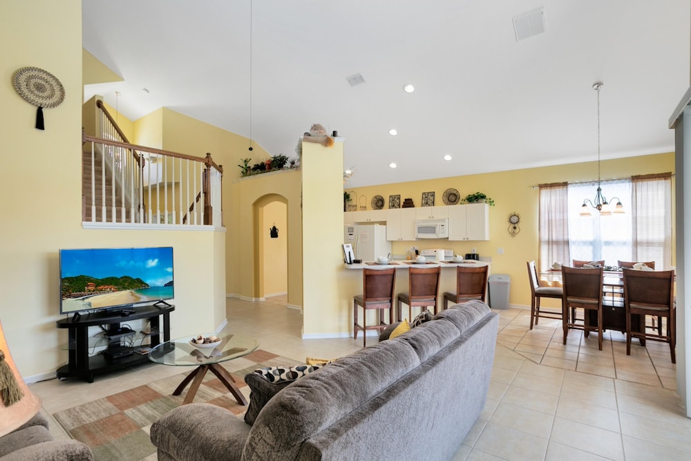 Fantastic Resort 5BR House South Facing Pool Spa - photo 5