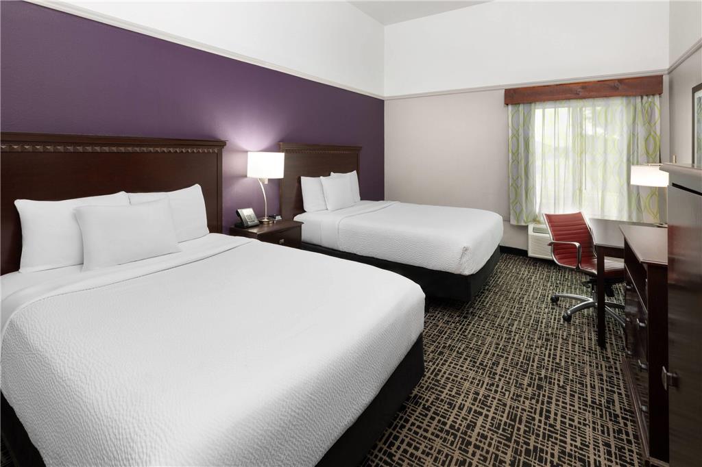 La Quinta Inn & Suites by Wyndham Brownwood - photo 20