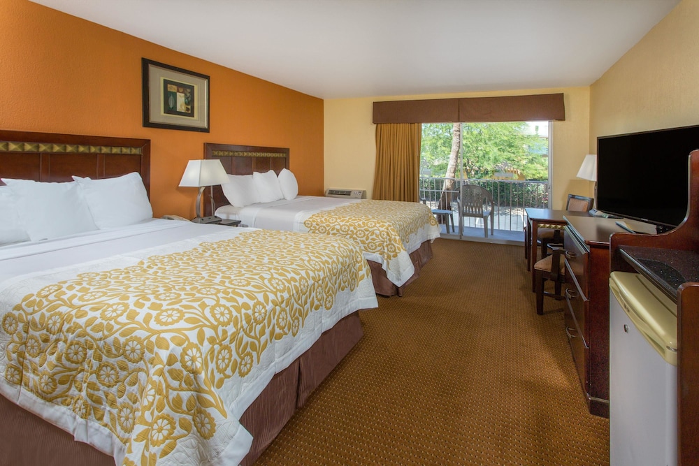 Days Inn by Wyndham Palm Springs - photo 12
