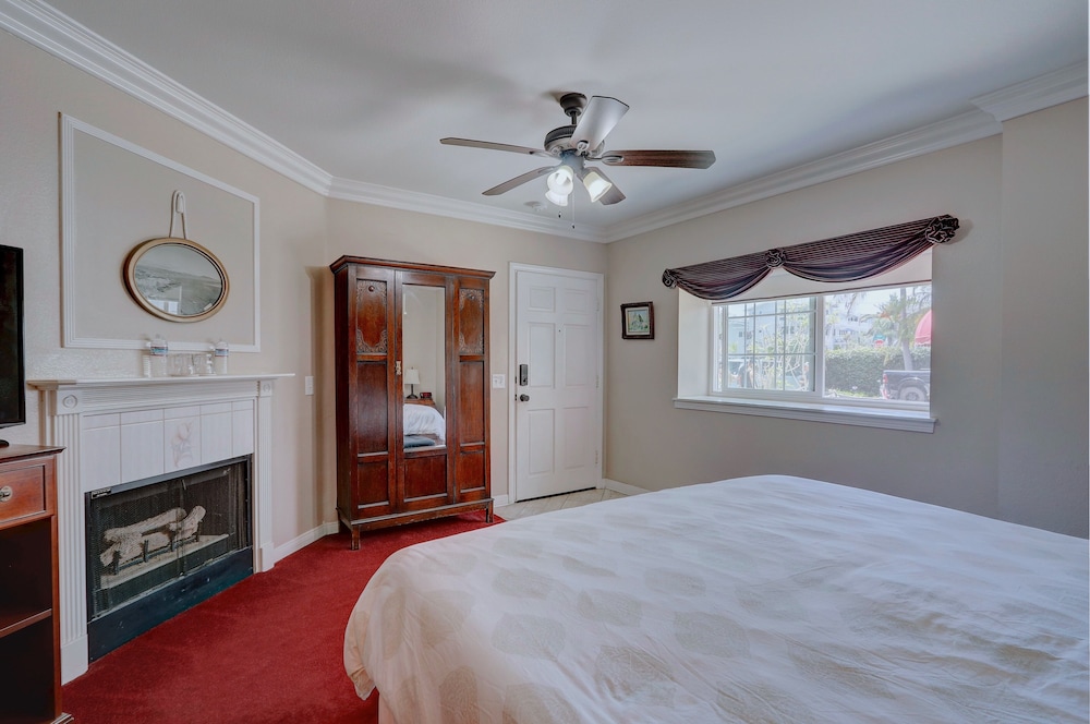 Pelican Cove Inn - photo 24