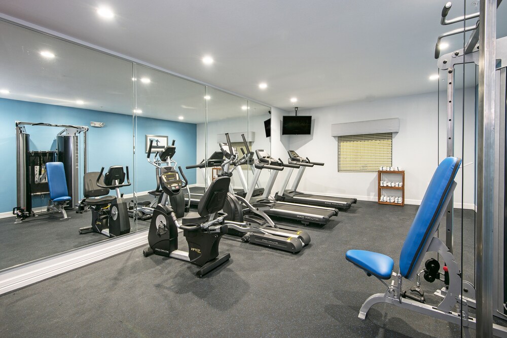 Holiday Inn Express & Suites Houston North IAH Area by IHG - photo 20