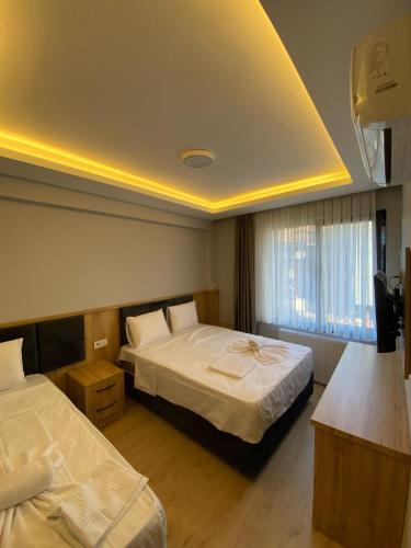 Dolphin Hotel Cafe — 4-Star Luxury Hotel in Istanbul, Turkey
