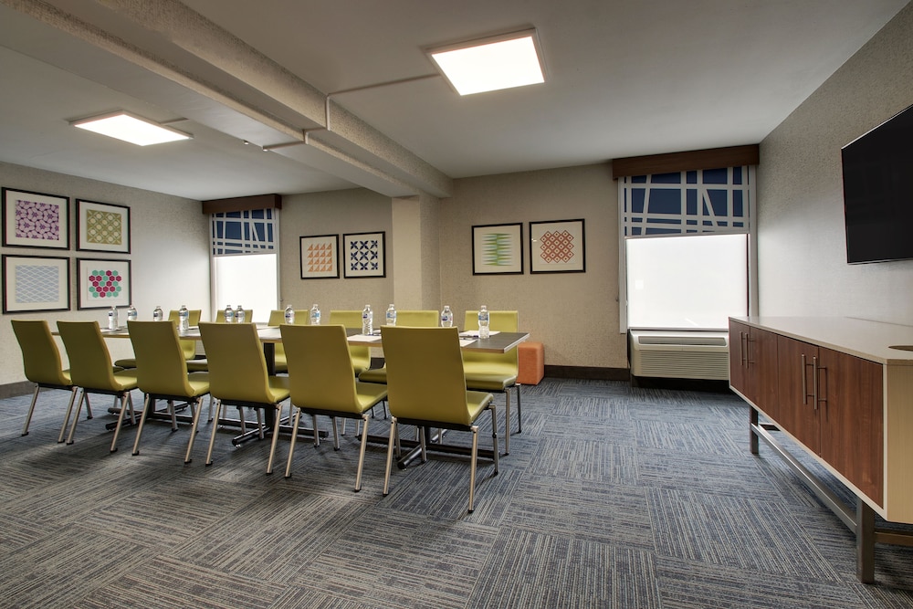 Holiday Inn Express Voorhees Mt. Laurel by IHG - photo 19
