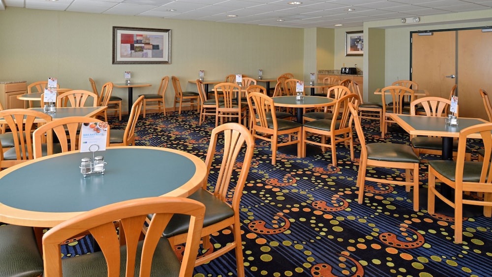 Holiday Inn Express Hotel & Suites Ocean City by IHG - photo 34