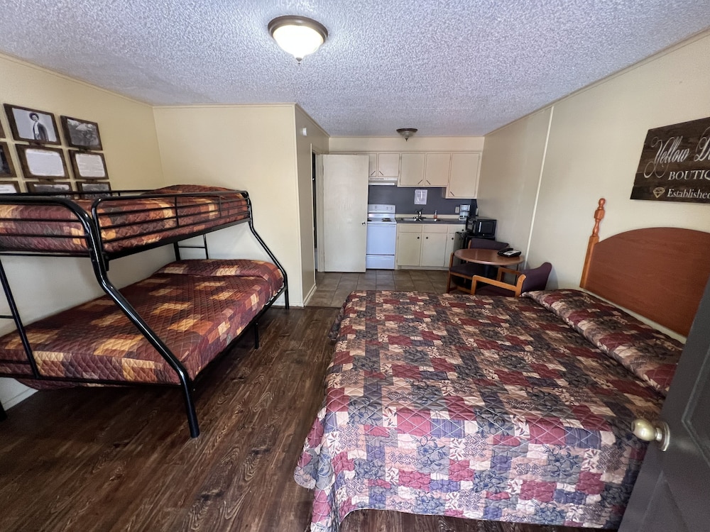 Yellow Diamond Inn - photo 4